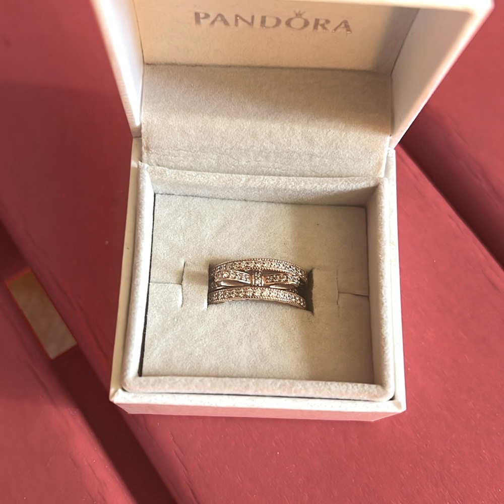 Disney Pandora rings.